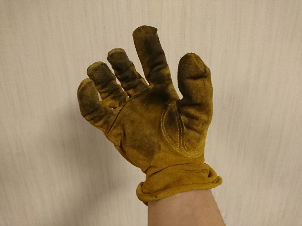Kinco Gloves【キンコグローブ50】をはめている様態（手のひら）