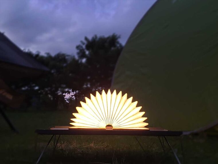 キャンプで「MABATAKI LAMP」