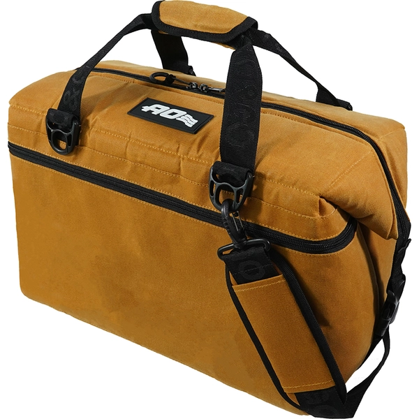 AO Coolers(エーオー クーラーズ)「24パック ワックスドキャンバス ソフトクーラー」